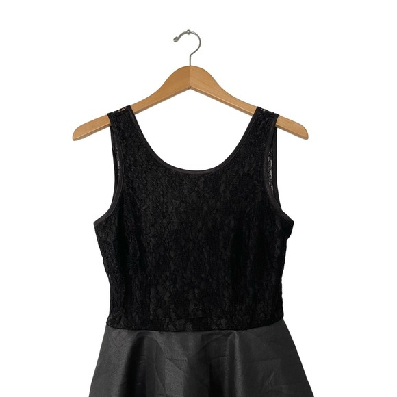 Walter Baker Sleeveless Fit N Flare Dress NWT - Picture 2 of 5